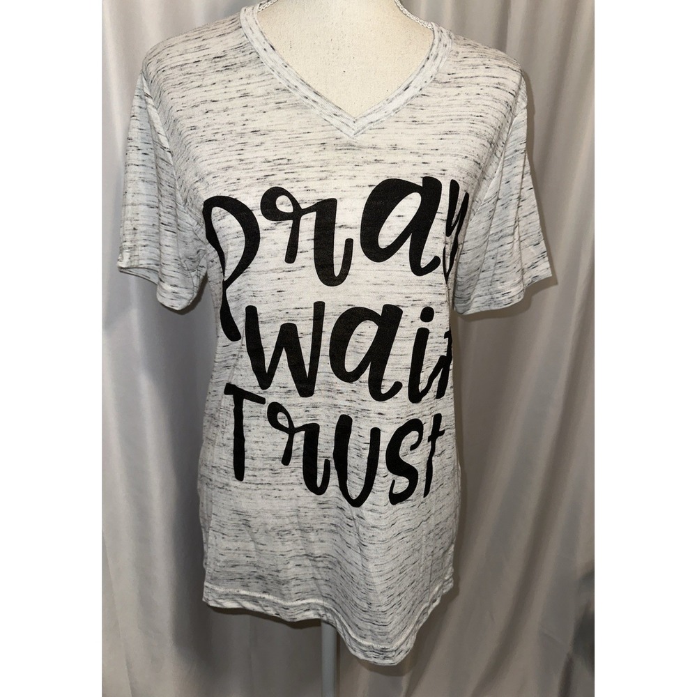 New Crazy Cool Threads Tee‎ Shirt Women's Small Religious Graphic Gray Pray